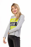 REMERA MANGA LARGA ESTAMPADA GRIS FLUO - ACID